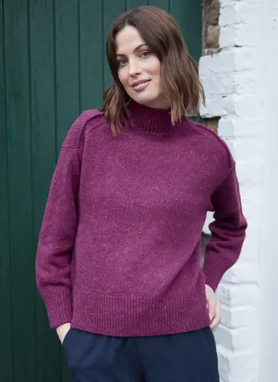 Mia Wool Cashmere Turtleneck Sweater in Berry